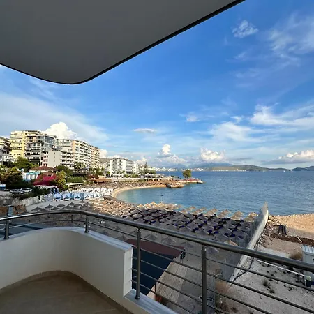 Sun Beachfront Apartmán