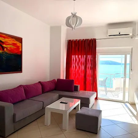 Sun Beachfront Apartmán
