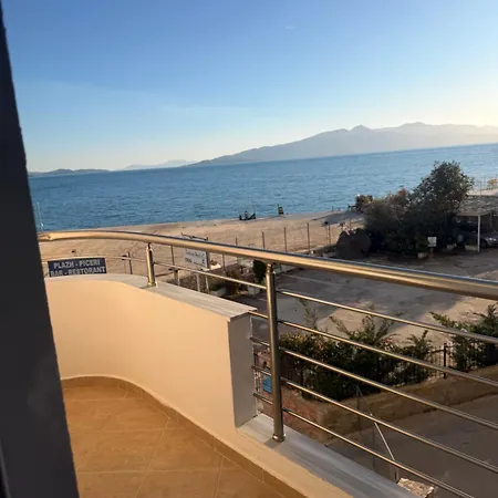 Sun Beachfront Apartmán Sarandë