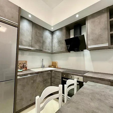 Sun Beachfront Appartamento Sarandë