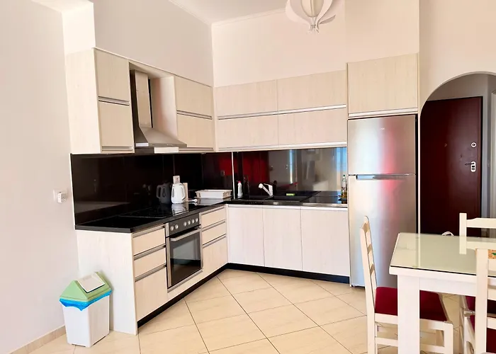 Sun Beachfront Apartment *